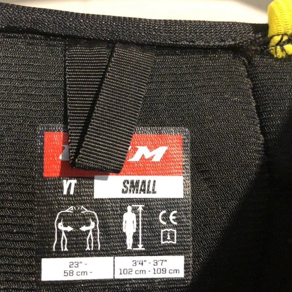 CCM Tacks 9550 Youth Shoulder Pads - Picture 4 of 11